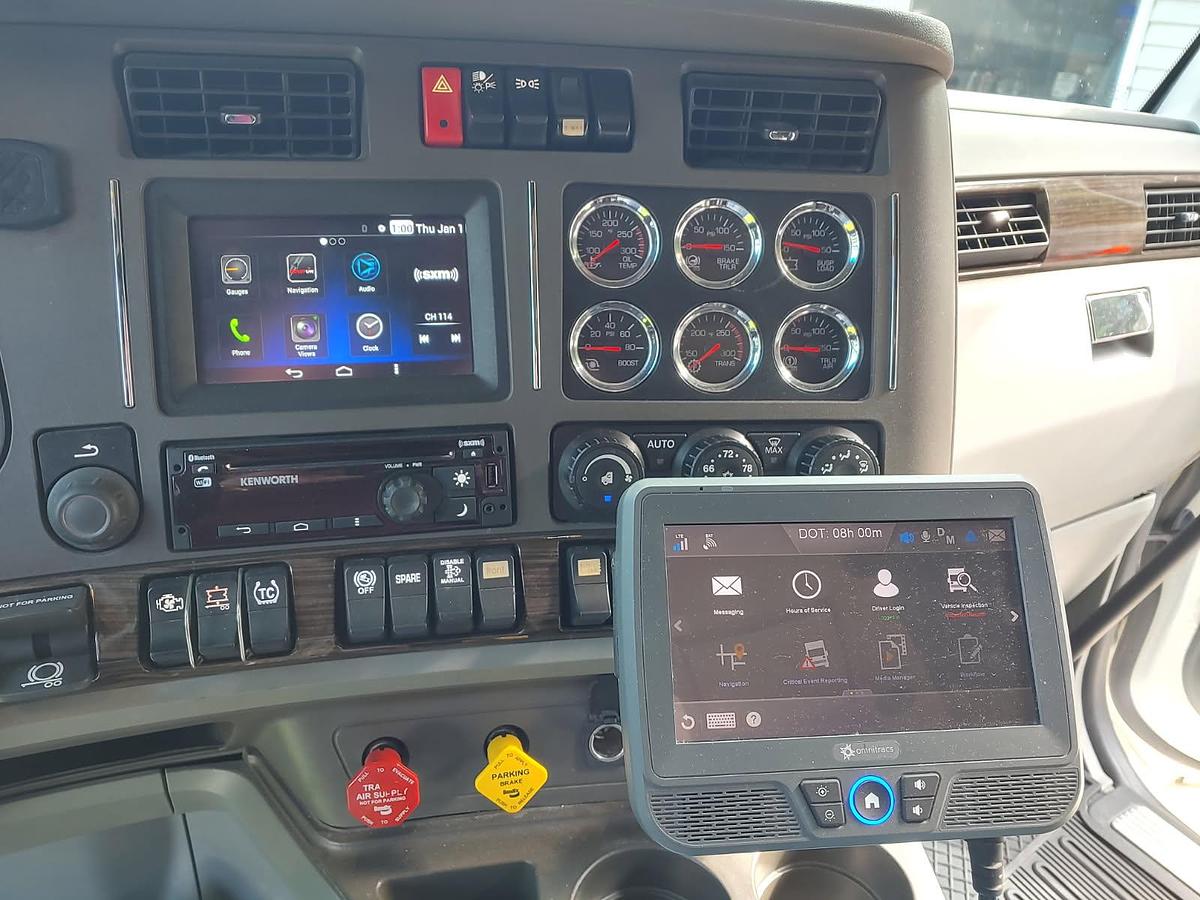 Used 2019 Kenworth T880 with 2013 Doonan Specialized Drop Deck Trailer