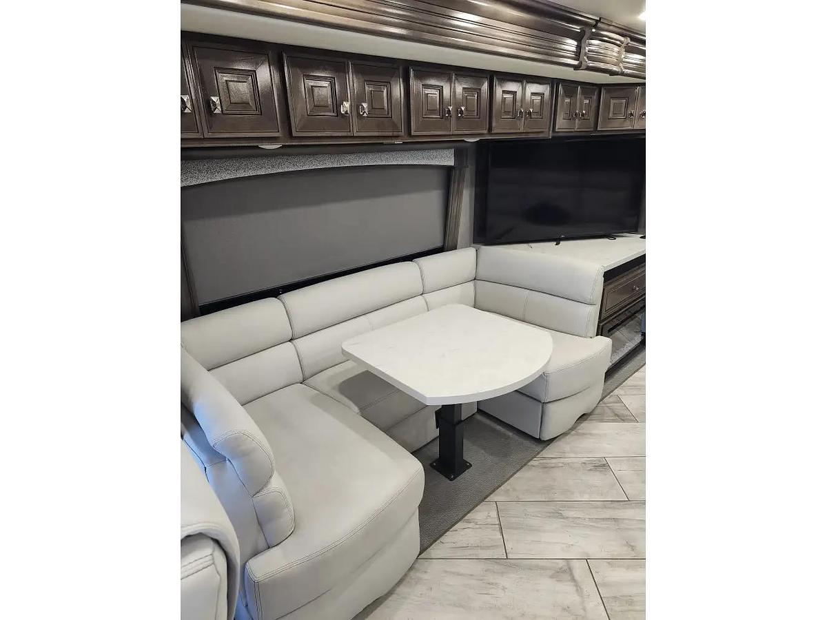 Used 2022 Fleetwood Discovery Lxe 44s