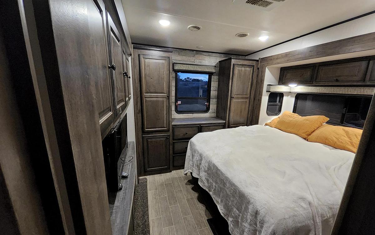 Used 2020 Heartland Bighorn Traveler 38FL Fifth Wheel