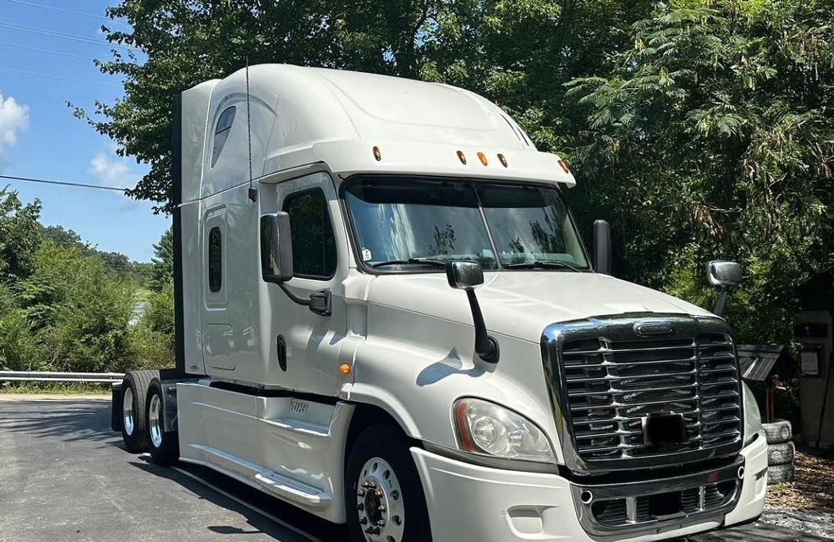 Used 2013 Freightliner Cascadia 125