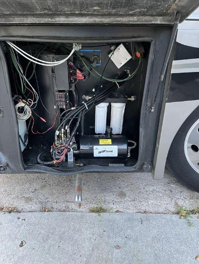 Used 2008 Coachmen Cross Country 382DS Class A Motorhome