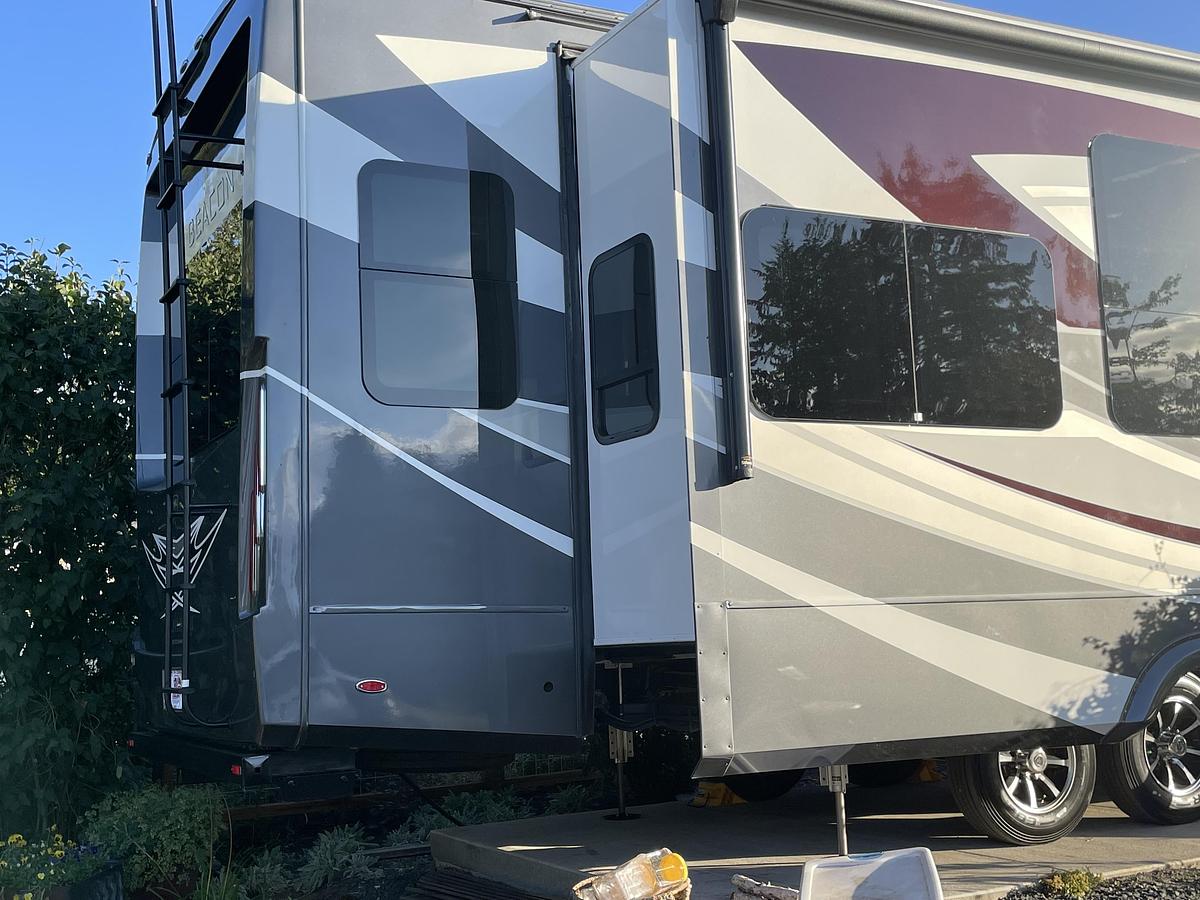 Used 2022 Vanleigh Beacon 390GBB