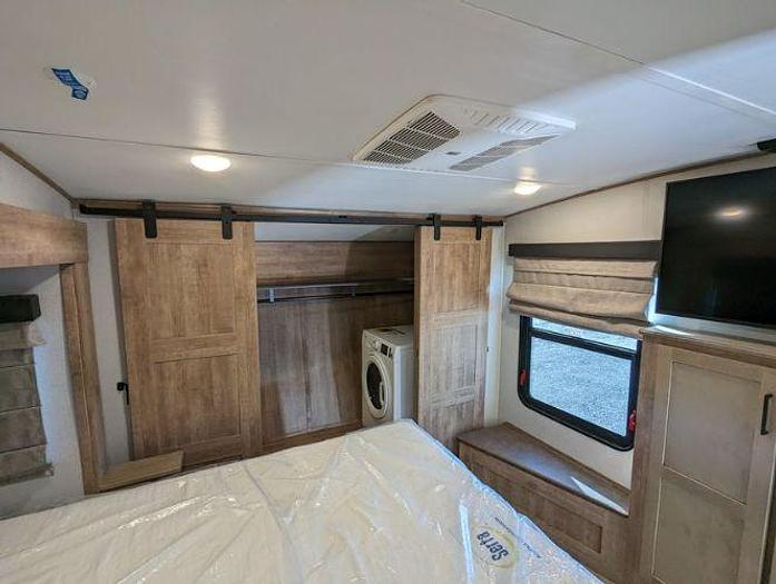 Used 2022 Keystone Arcadia 3660RL