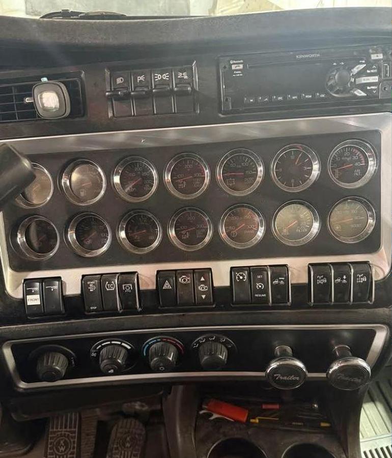 Used 2019 Kenworth W900B