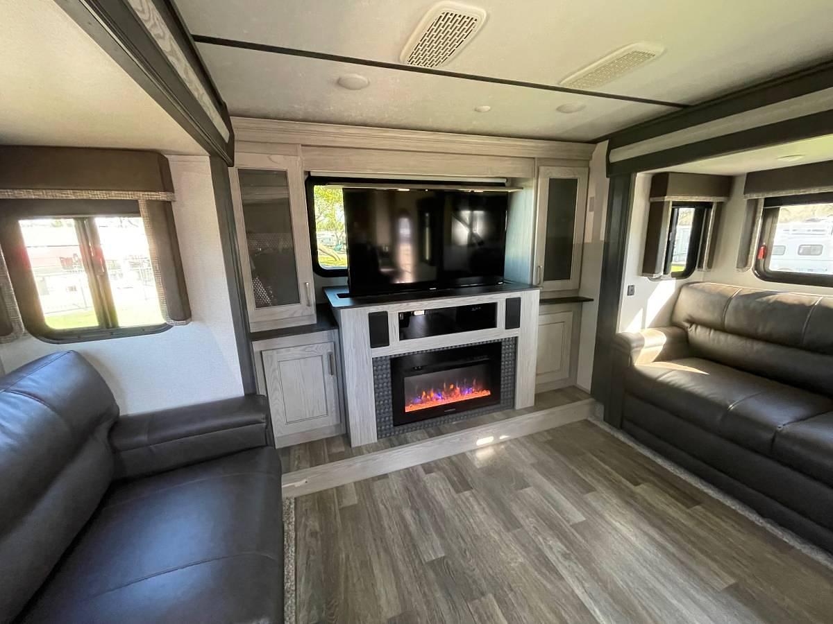 Used 2021 Keystone Montana High Country 377FL