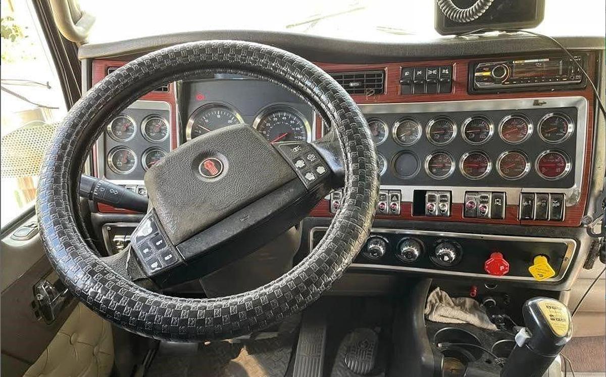 Used 2007 Kenworth W900L