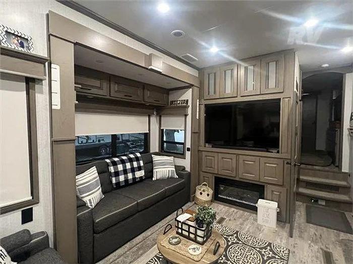 Used 2022 DRV MOBILE SUITES 41RKDB