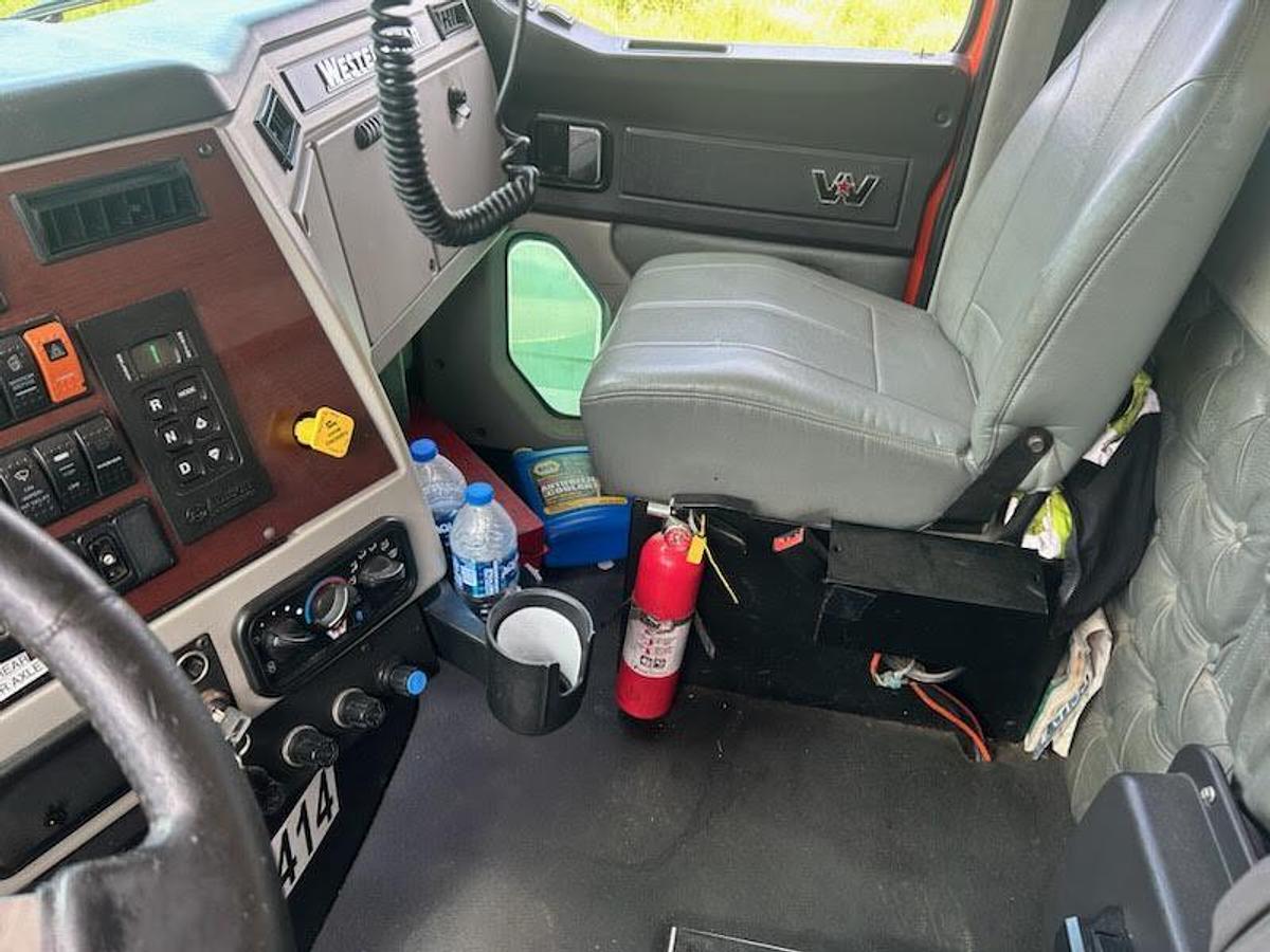 Used 2017 Western Star 4700