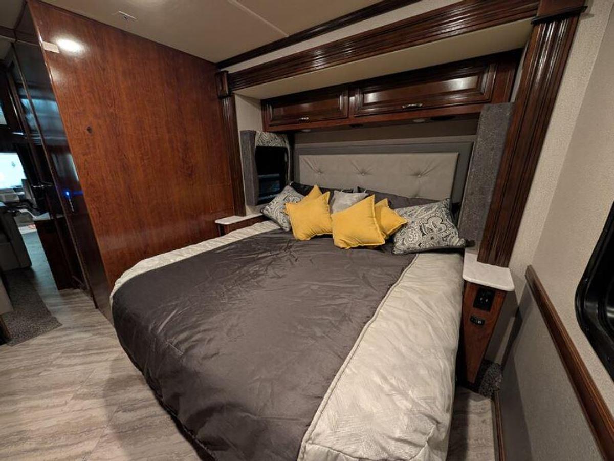Used 2019 Fleetwood Bounder