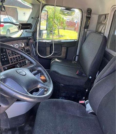 Used 2019 Freightliner 122SD