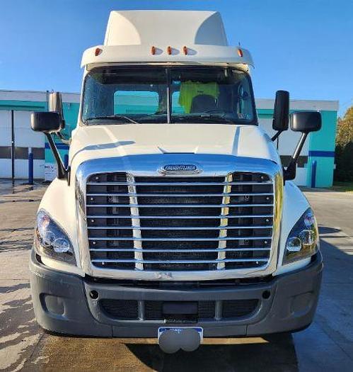 Used 2016 Freightliner Cascadia 125