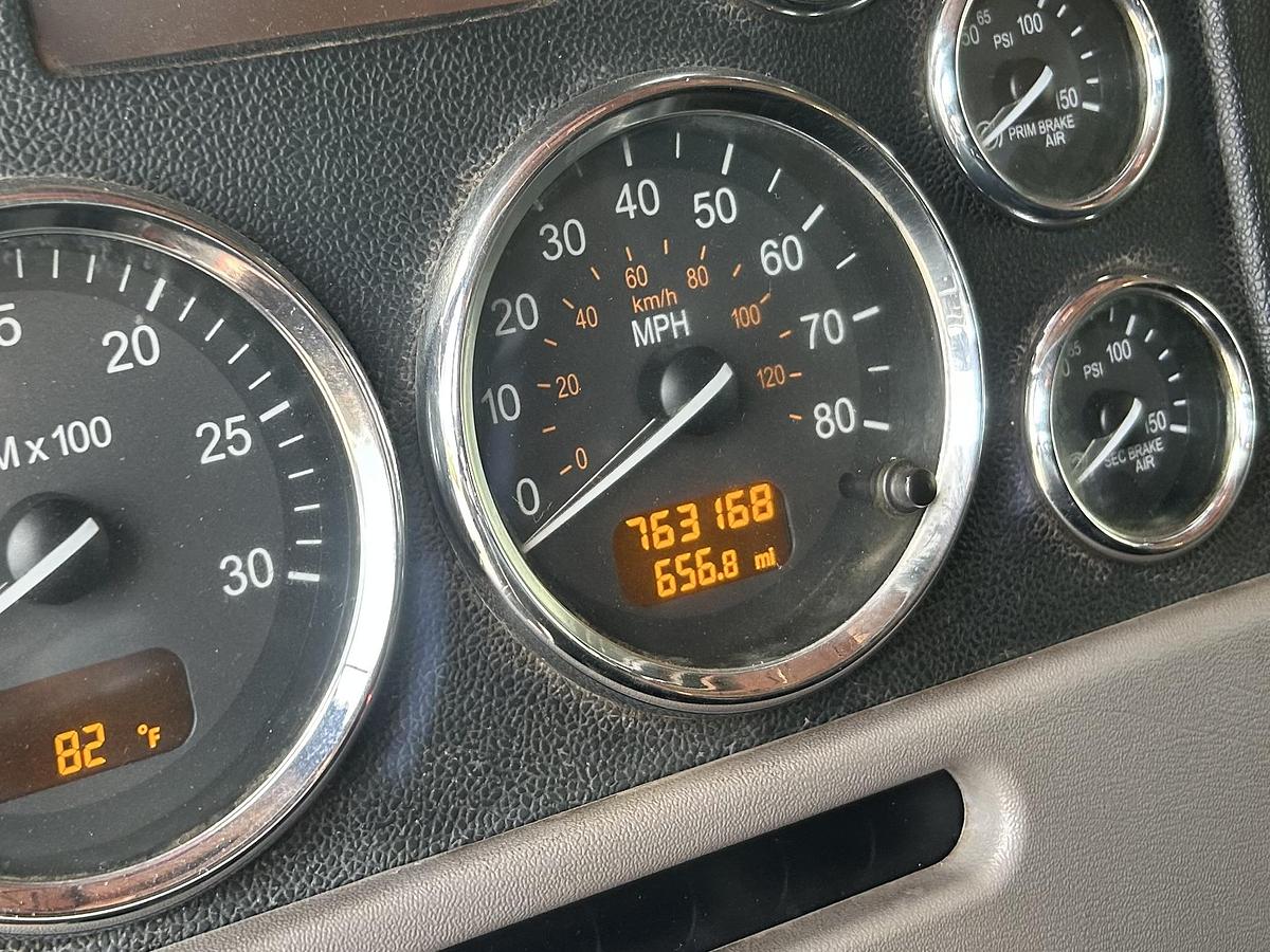 Used 2016 Peterbilt 386 Conventional Sleeper Semi