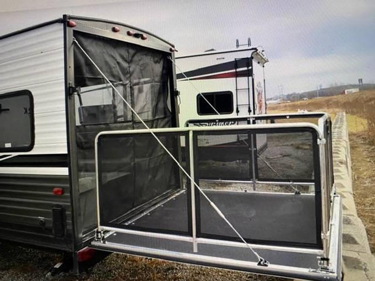 Used 2021 Forest River Ozark Ascent M-2700 THX Toy Hauler