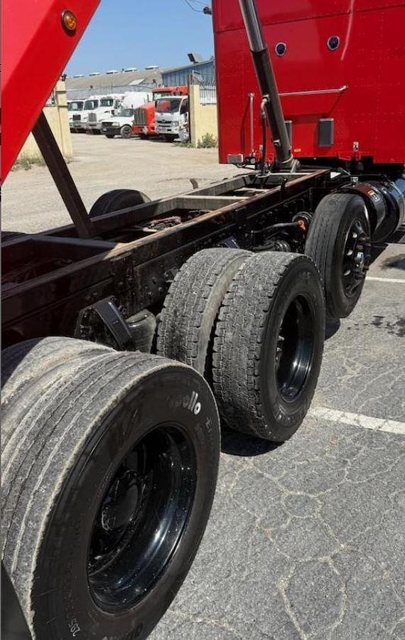 Used 2015 Peterbilt 579 End Dump Truck