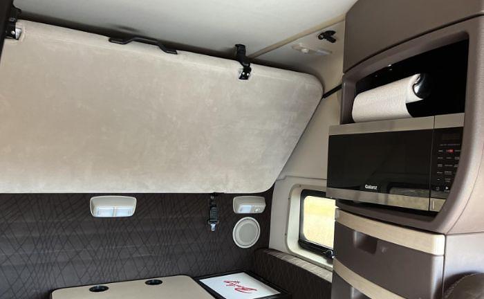 Used 2016 Volvo VNL64T630