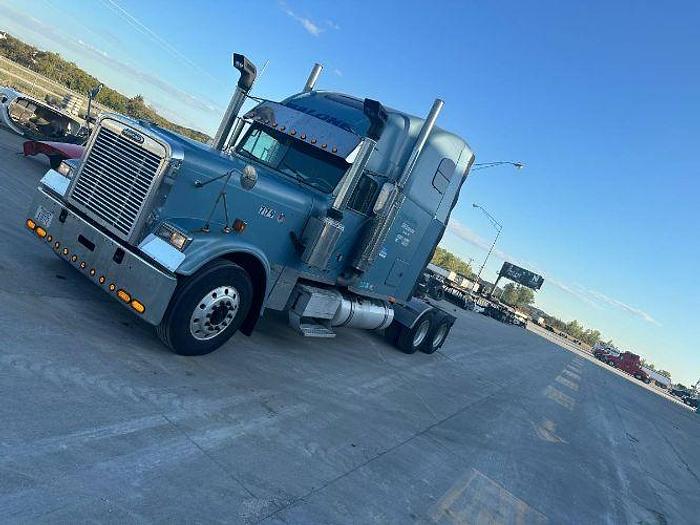 Used 2006 Freightliner Classic 132