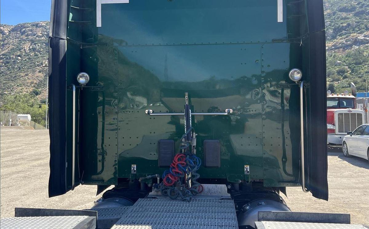 Used 2015 Peterbilt 579