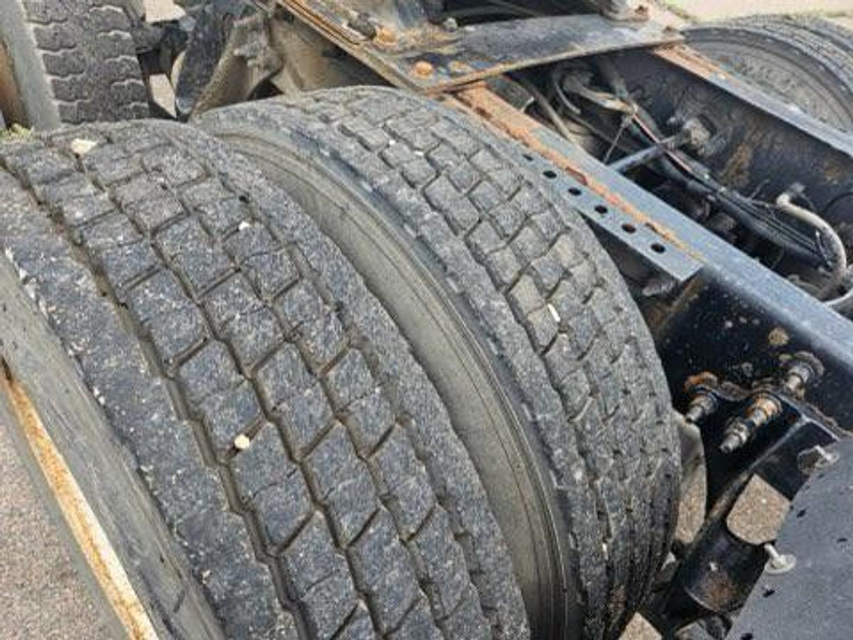 Used 2014 International Prostar Conventional Sleeper Semi