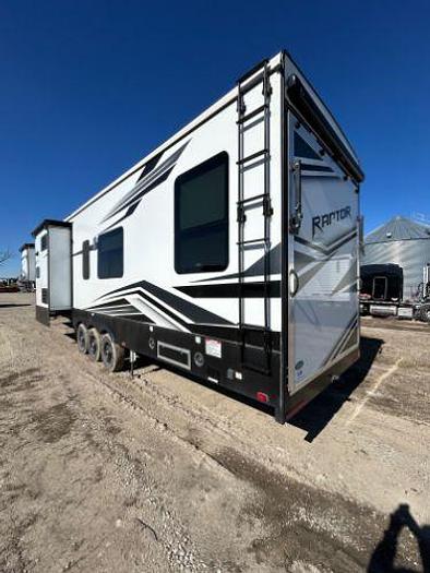 Used 2021 Keystone Raptor 415
