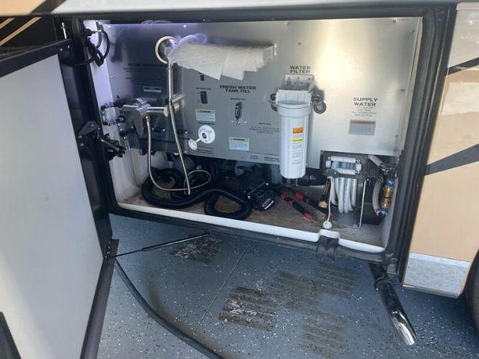 Used 2021 Newmar Dutchstar 4081