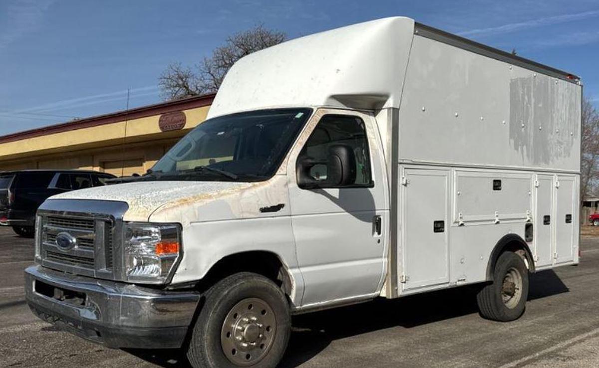 Used 2012 Ford E350 Super Duty Box Truck