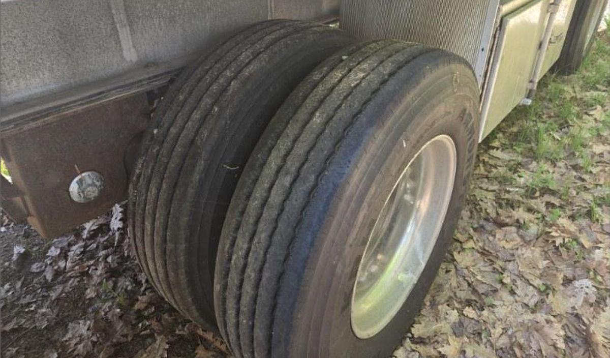 Used 2006 East 48' Aluminum Flatbed Trailer