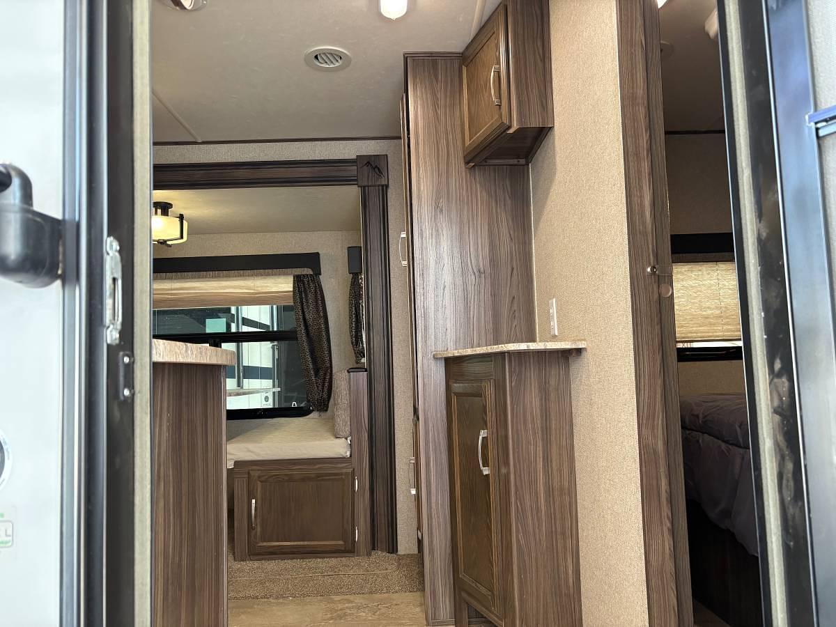 Used 2018 Coachmen Apex Travel Trailer