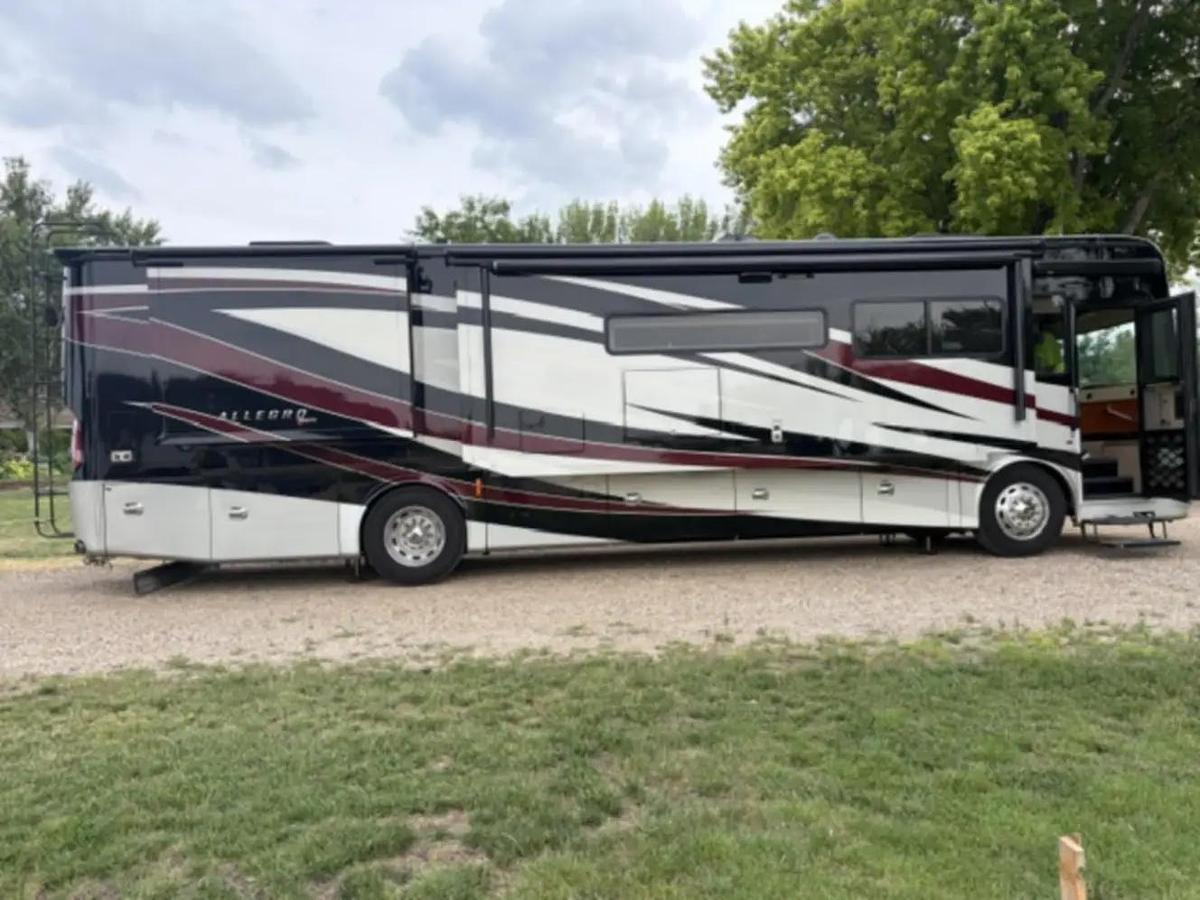 Used 2019 Tiffin Allegro Red 37PA