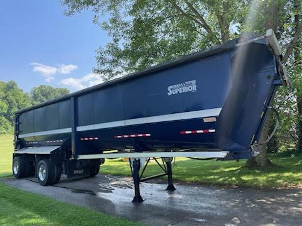 Used 2016 Peterbilt 389 with trailer