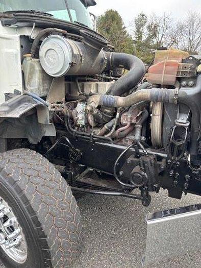 Used 2010 Mack GU813 Leach 29YD