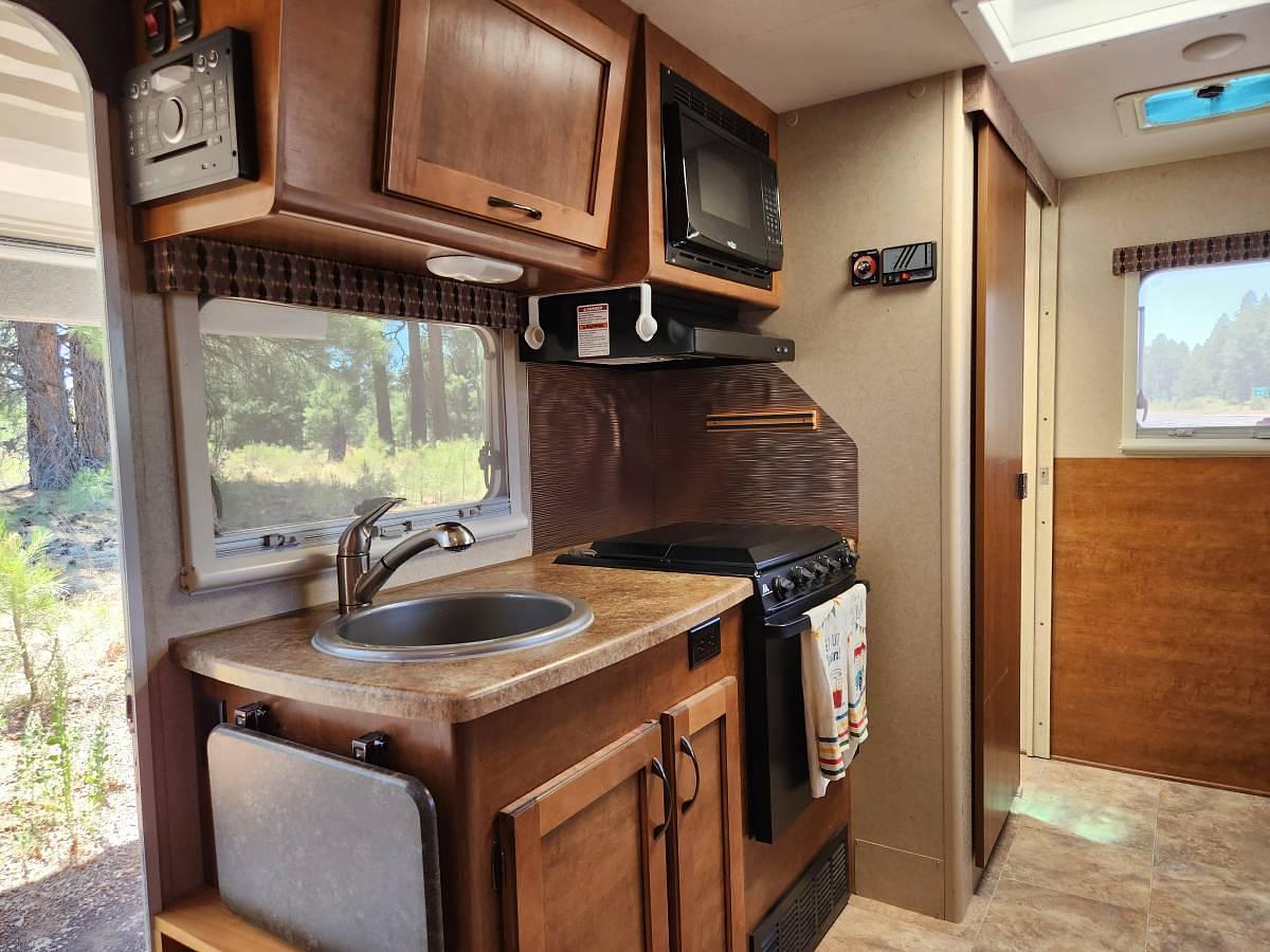 Used 2016 Lance 1575 Travel Trailer