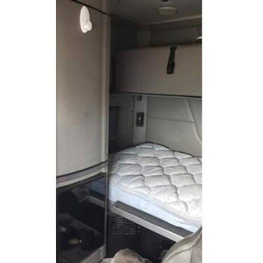 Used 2015 Peterbilt 579 Sleeper Truck