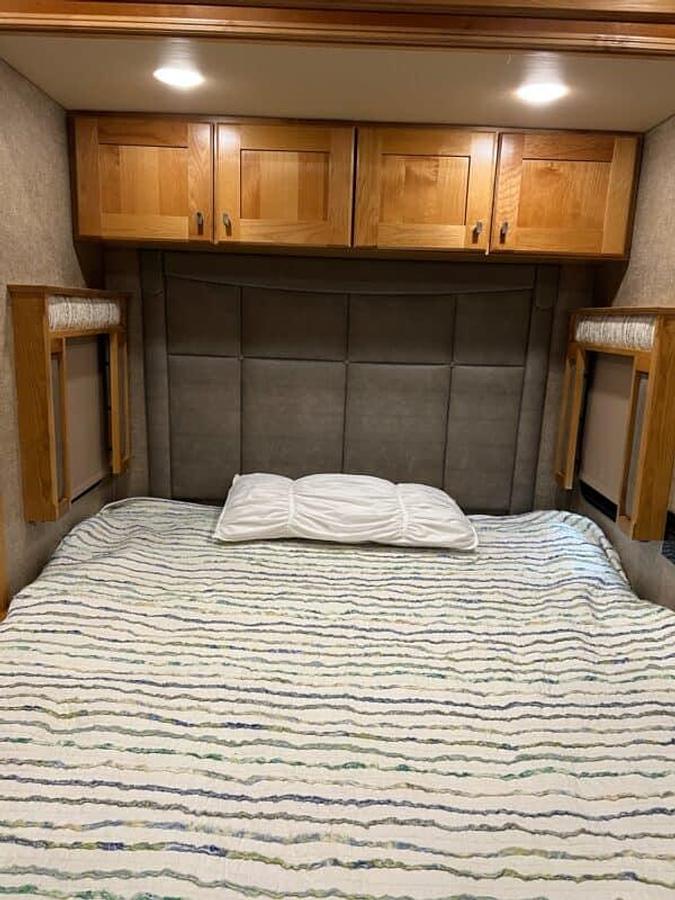 Used 2019 40' Vanleigh Vilano 375FL