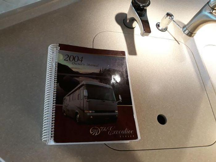 Used 2004 Monaco Executive 40PBT