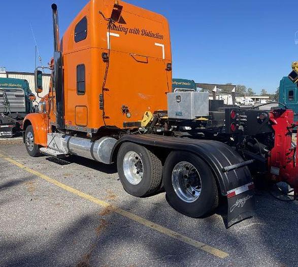 Used 2014 Freightliner CORONADO 132