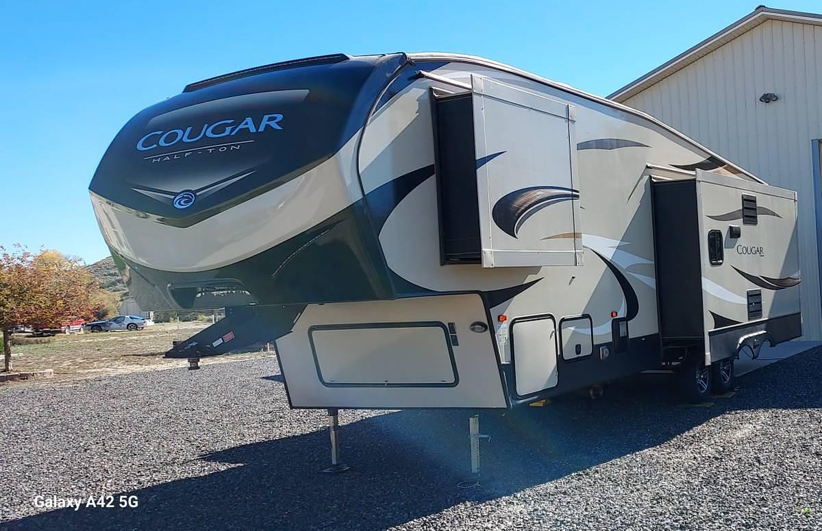Used 2018 Keystone Cougar 30RLS Fifth Wheel