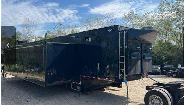 Used 2003 KENTUCKY Command Center