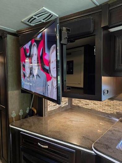 Used 2018 Forest River Berkshire XLT 45A