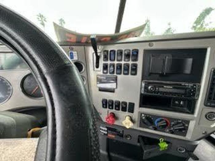 Used 2013 Mack Pinnacle
