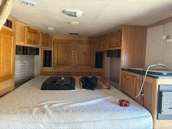 Used 2004 Kiefer Genesis Horse Trailer with Living Quarters