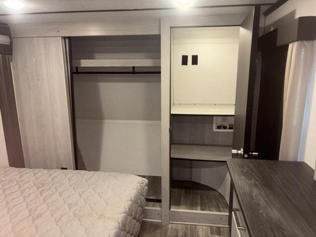 Used 2021 Keystone Montana High Country 5th Wheel
