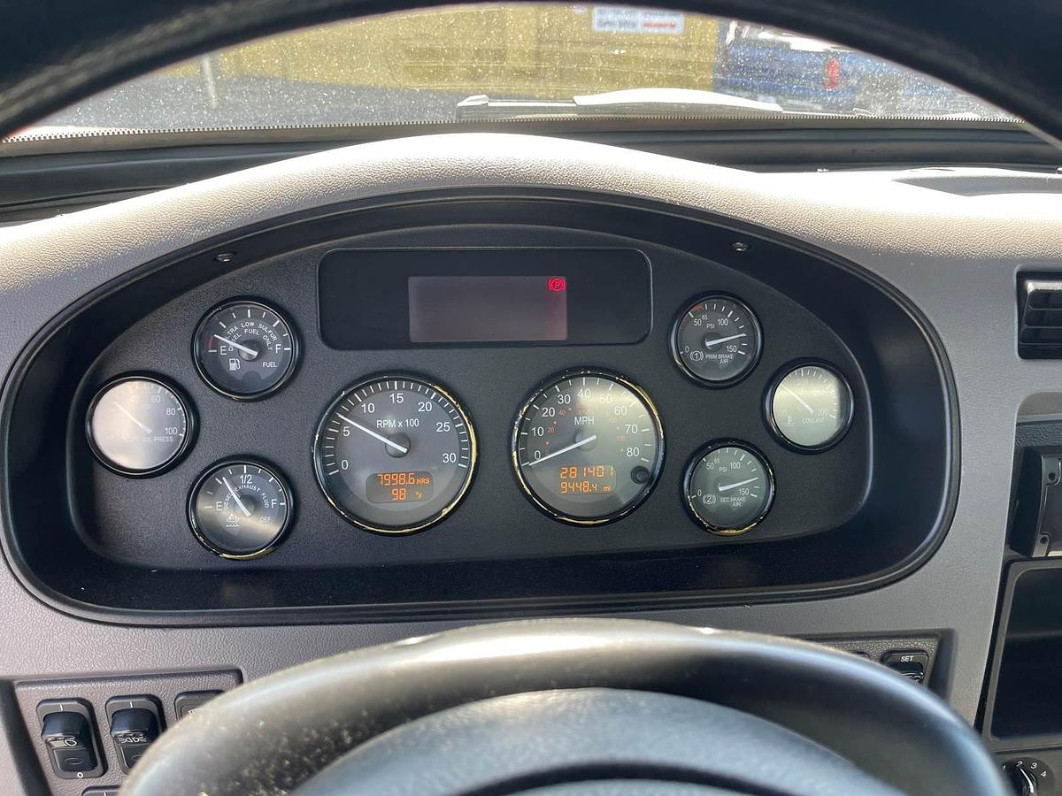 Used 2016 Peterbilt 330 Box Truck