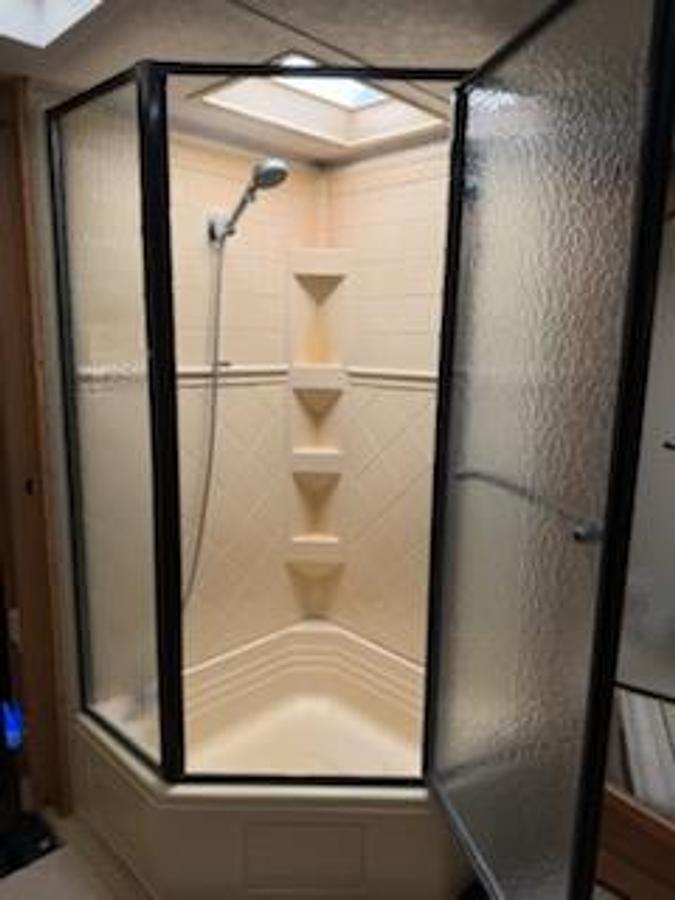 Used 2007 Keystone Montana 3400RL