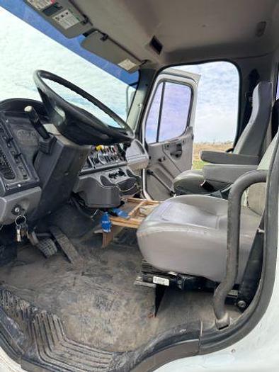 Used 2012 Freightliner M2 106