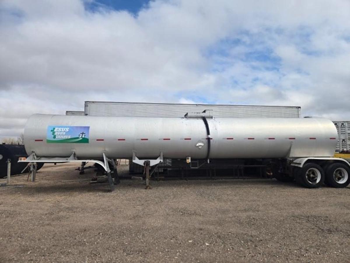 Used 1979 Fruehauf 7,500-Gallon Dot 406 Asphalt Tanker Trailer