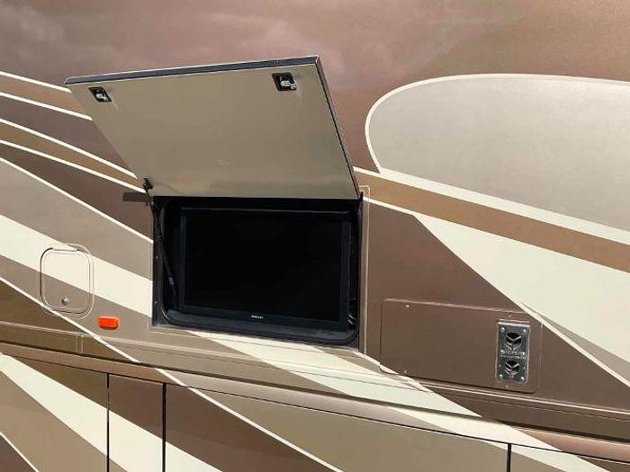 Used 2013 Winnebago Journey 36M