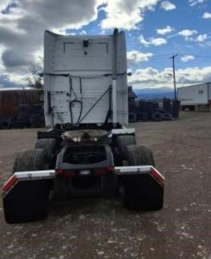 Used 2017 Volvo VNL64T670 Sleeper Semi Truck