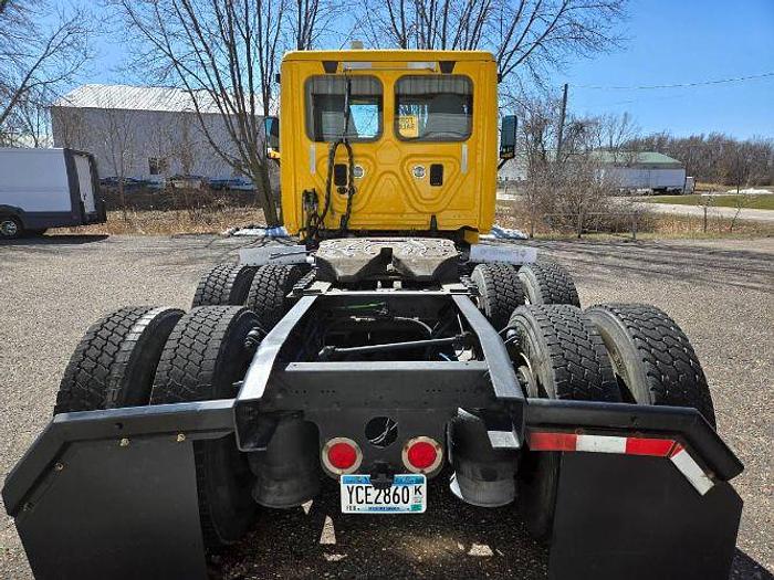 Used 2015 Freightliner Cascadia 125