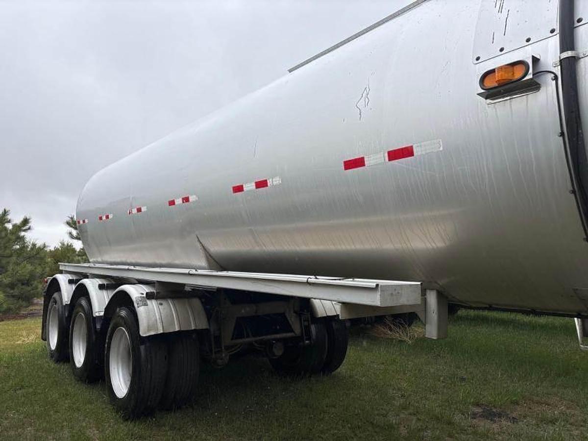 Used 2008 Polar Tank Trailer Asphalt / Hot Oil Tank Trailer