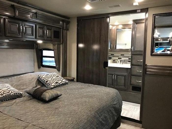 Used 2019 Holiday Rambler Navigator 38K